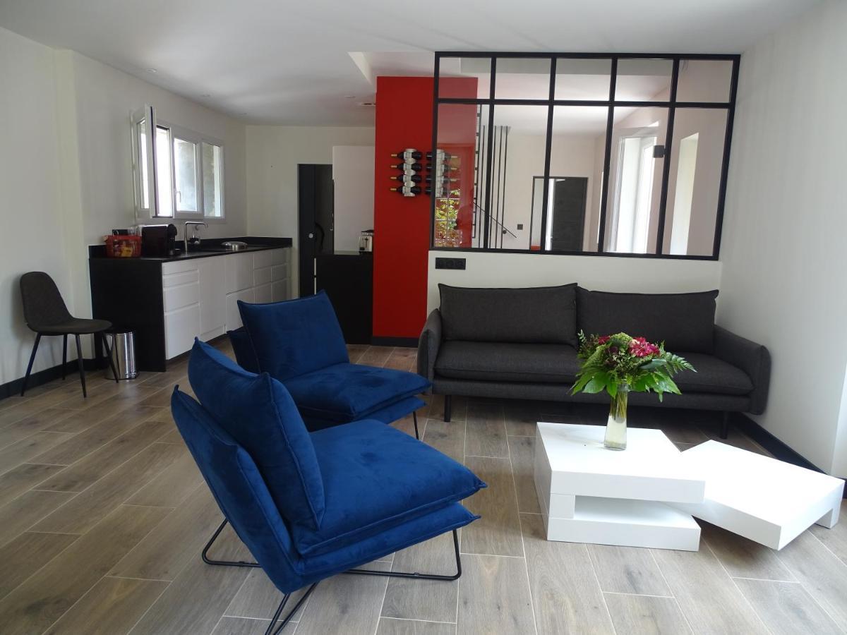 Villa Entiere Du Chateau Lacroix De Civrac 3 Ch, 3 Sdb, Piscine Xxl,Sauna, 4 Etoiles,7 Pers 外观 照片