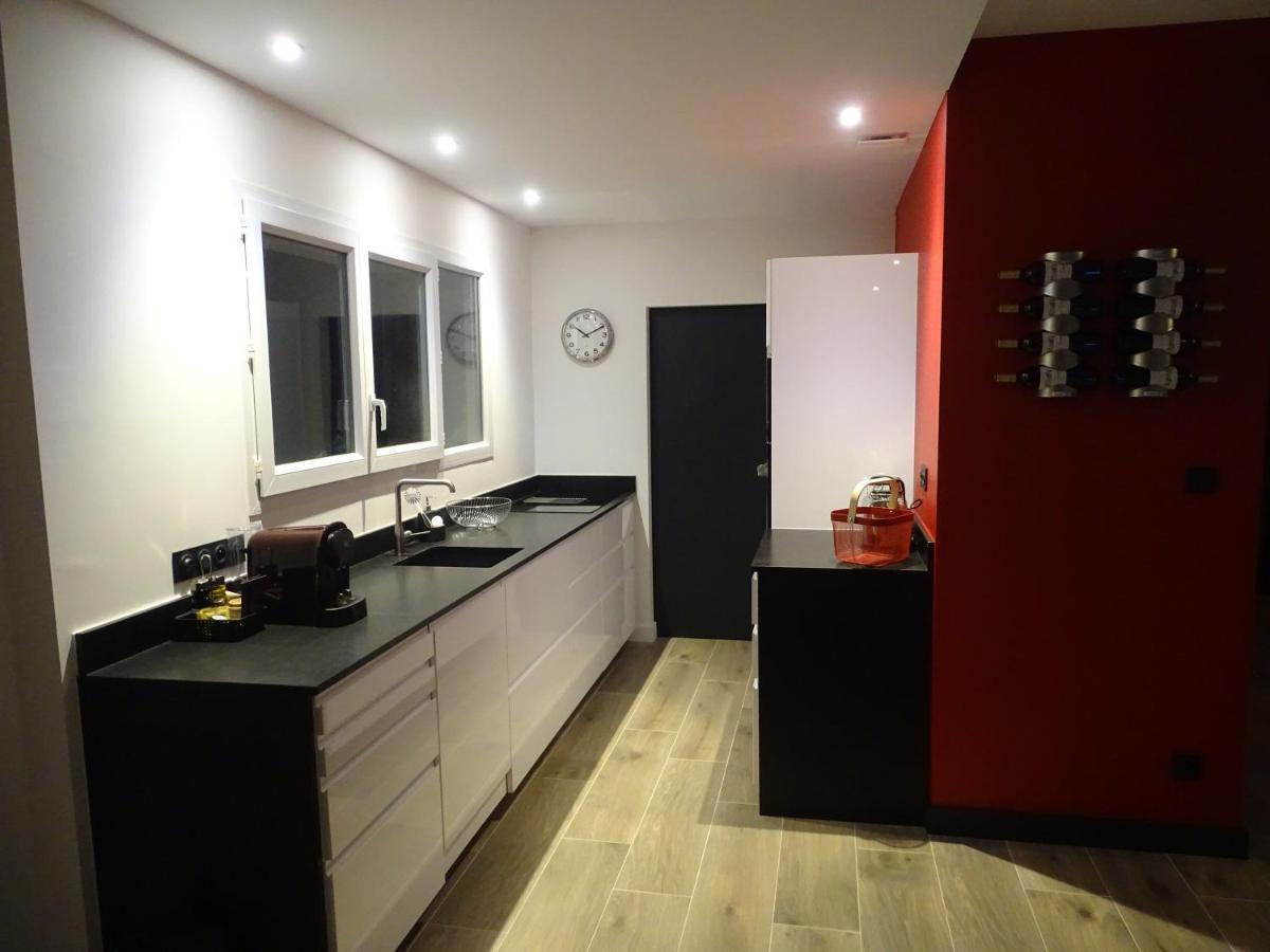 Villa Entiere Du Chateau Lacroix De Civrac 3 Ch, 3 Sdb, Piscine Xxl,Sauna, 4 Etoiles,7 Pers 外观 照片