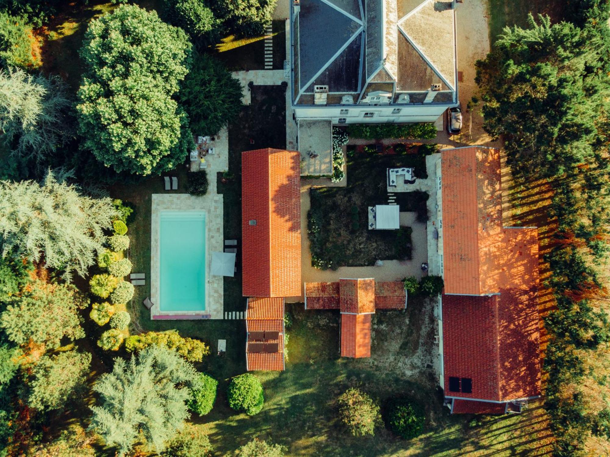Villa Entiere Du Chateau Lacroix De Civrac 3 Ch, 3 Sdb, Piscine Xxl,Sauna, 4 Etoiles,7 Pers 外观 照片