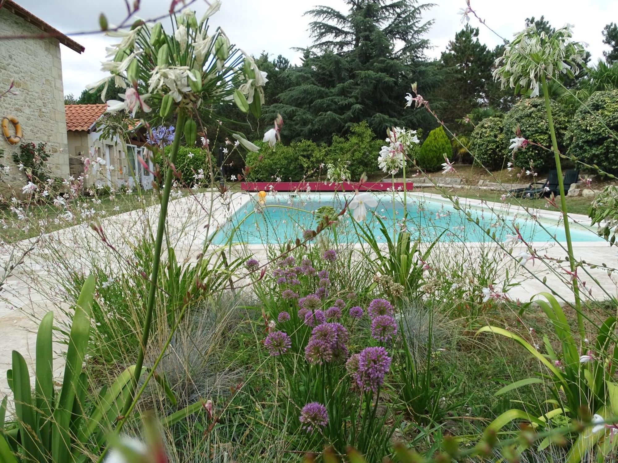 Villa Entiere Du Chateau Lacroix De Civrac 3 Ch, 3 Sdb, Piscine Xxl,Sauna, 4 Etoiles,7 Pers 外观 照片